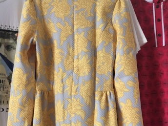 武漢尾貨服裝批發(fā)市場 庫存清倉，低價(jià)批發(fā)童裝及男女裝